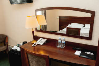 Гостиница Берлин Калининград Стандартный двухместный номер с 1 кроватью или 2 отдельными кроватями-7