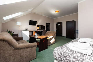 Гостиница Берлин Калининград Улучшенный номер с кроватью размера «king-size» или 2 отдельными кроватями-1