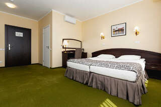 Гостиница Берлин Калининград Улучшенный семейный номер-1