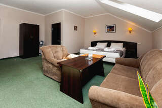 Гостиница Берлин Калининград Улучшенный номер с кроватью размера «king-size» или 2 отдельными кроватями-5