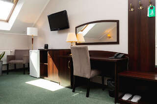 Гостиница Берлин Калининград Улучшенный номер с кроватью размера «king-size» или 2 отдельными кроватями-6