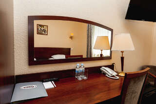 Гостиница Берлин Калининград Стандартный двухместный номер с 1 кроватью или 2 отдельными кроватями-5